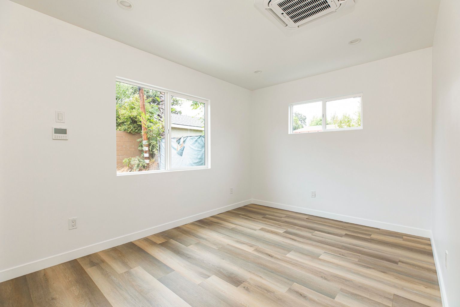 Modern ADU in CA (NEW) photo 15