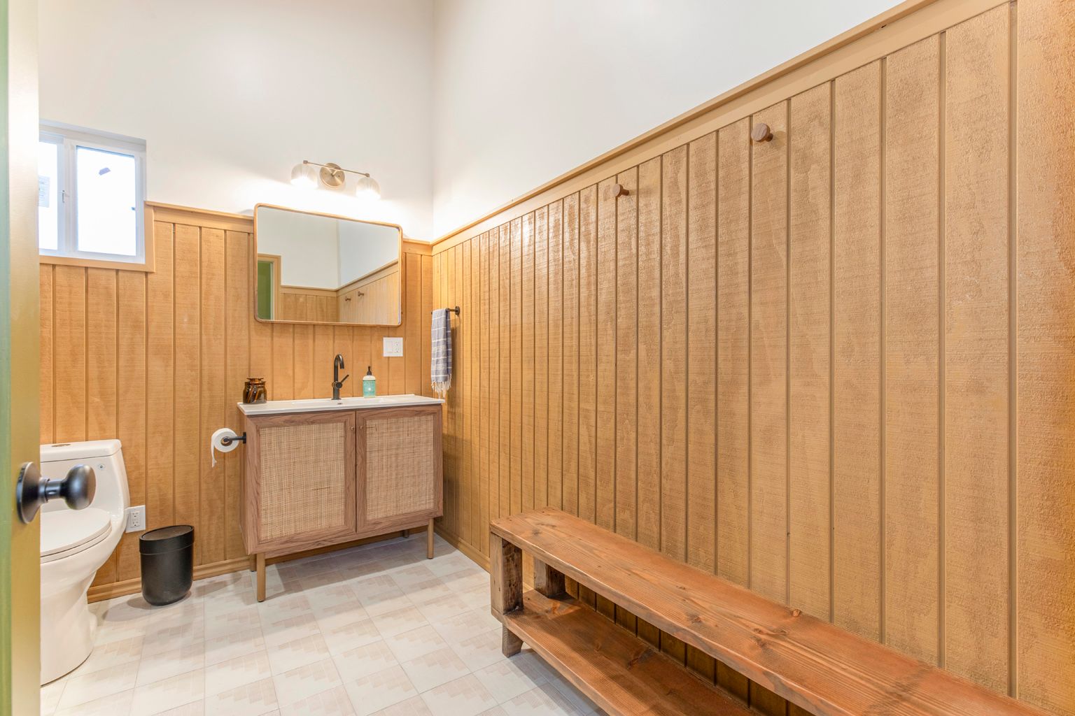 Wood-Panelled Detached ADU in Pasadena, CA photo 20