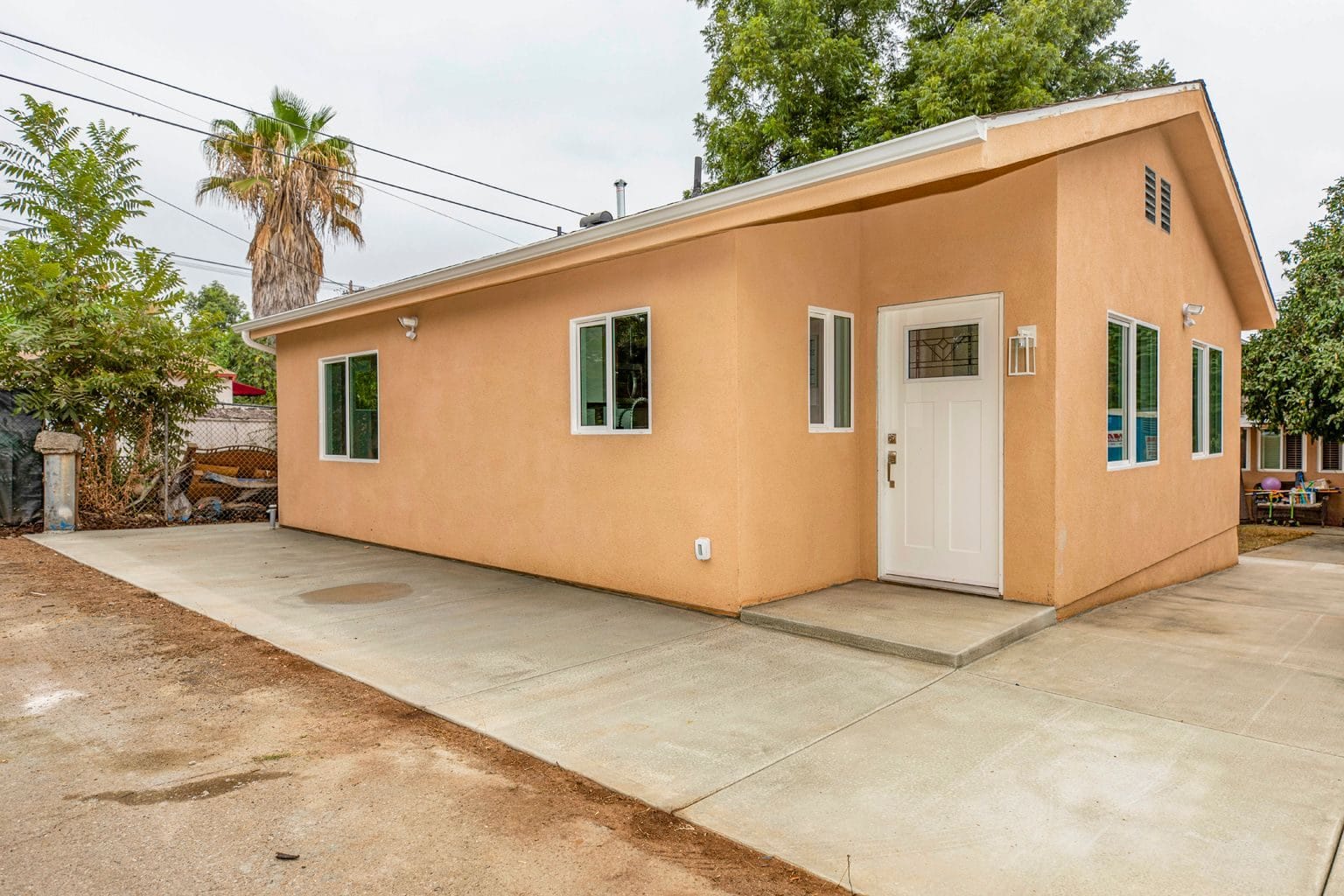 Detached Terracotta ADU in Pasadena, CA