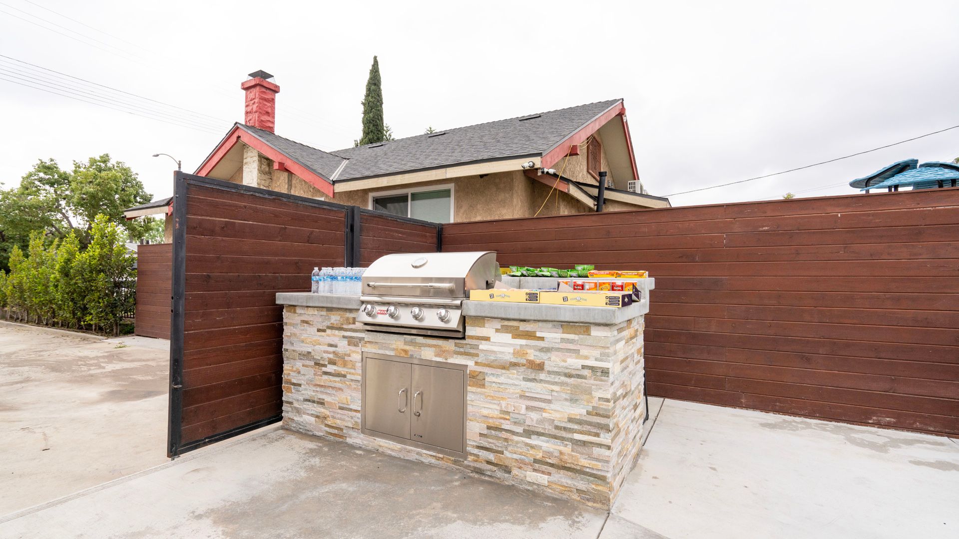 Modern Pool House ADU in South Los Angeles, CA photo 3