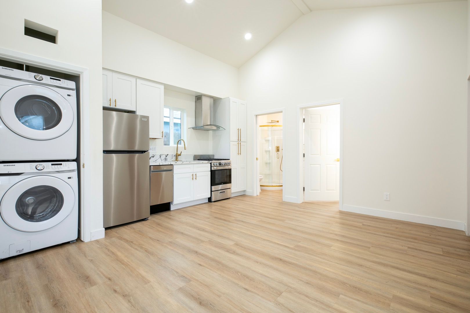 Modern 1-Bedroom ADU in South Los Angeles, CA photo 2